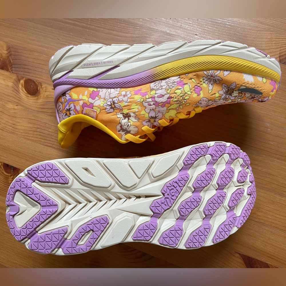 Hoka x Free People Size 7 LIMITED EDITION floral print 🌸